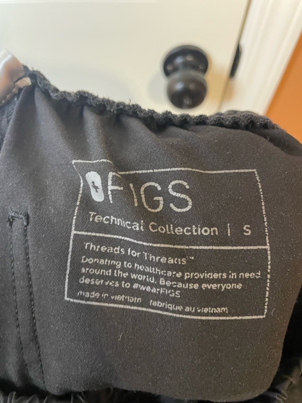 Figs Zamora Jogger Scrub Pants in Black Size Small - Picture 9 of 9